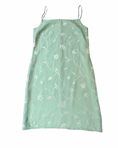 wedding guest dresses for over 50 Is this Anthro or Amazon?, Need a LINK? Comment FLORAL , This floral  dress is such a total find. The best part? Just change your shoes and you  change the whole look., https://liketk.it/6eLlB,
